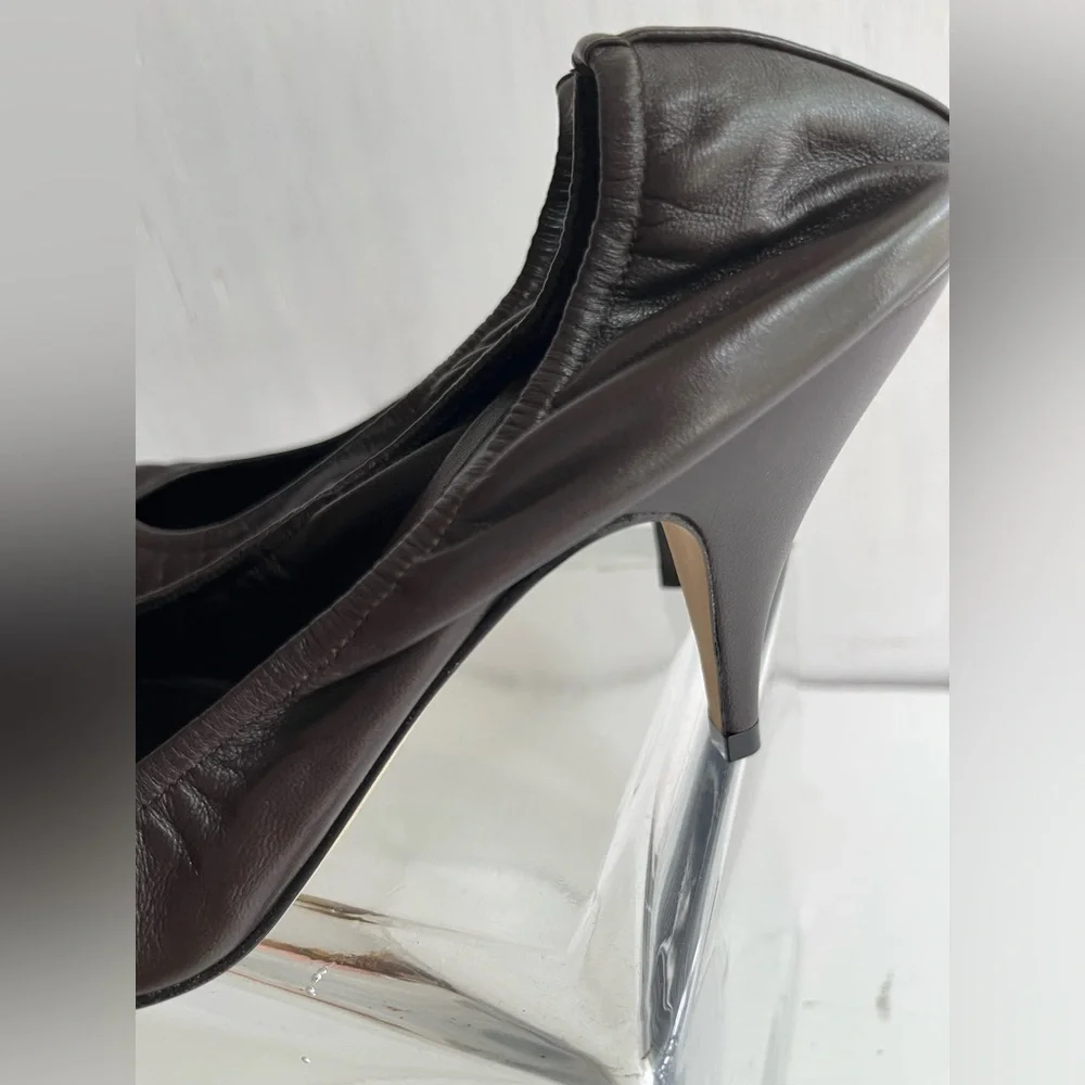THE ROW Liisa Pointed Toe Pump - Laquer Brown 38 - Picture 9 of 15